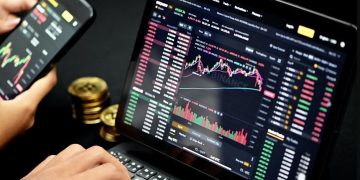 Bugün Kripto Fiyatları: Bitcoin Kazançları, Dogecoin, Shiba Inu, Volatilite Ortasında Solana Dalması